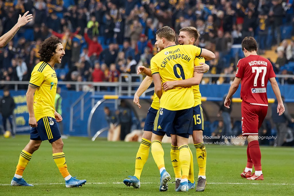 Bjorn Sigurdarson and team FC Rostov celebrates goal